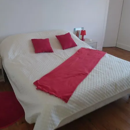 appartement de 79 m² à 500 mètres de la cure Jonzac Esterno foto